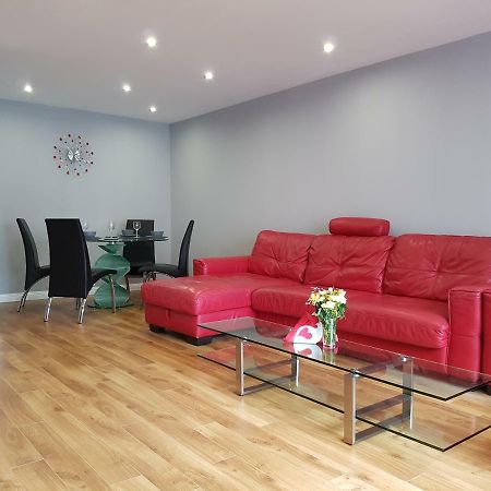 Glasgow'S Modern & Stylish 3 Bedroom Aparment ภายนอก รูปภาพ