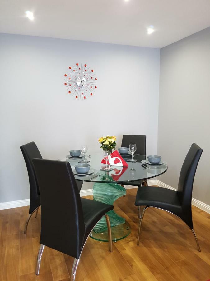 Glasgow'S Modern & Stylish 3 Bedroom Aparment ภายนอก รูปภาพ